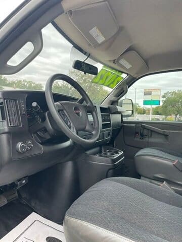 2022 GMC Savana - Image 6