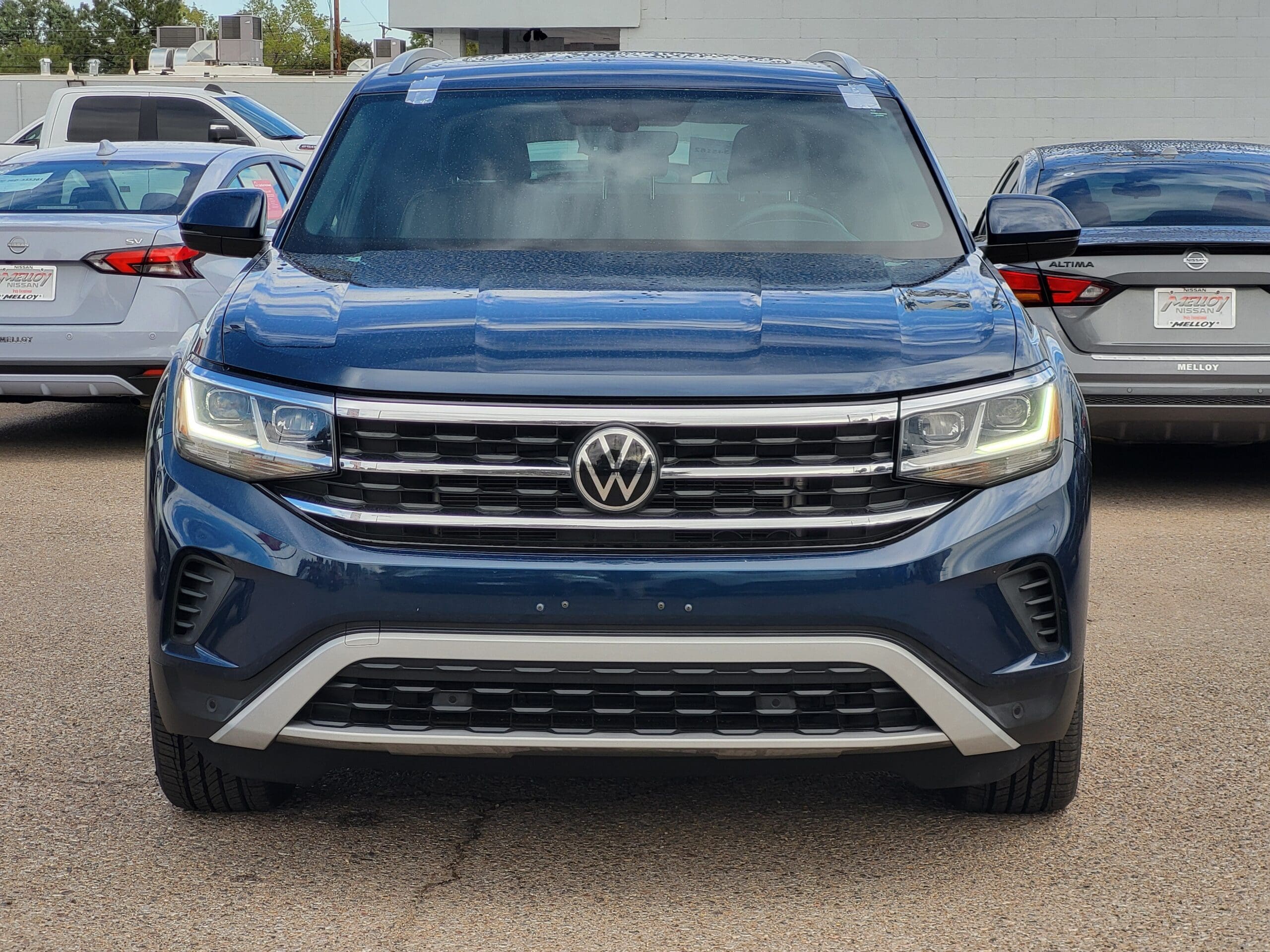 2022 Volkswagen Atlas Cross Sport - Image 2