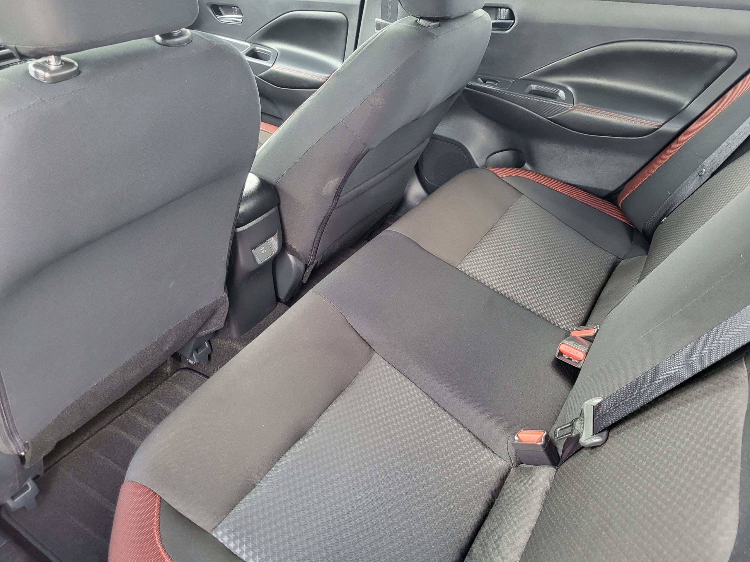 2025 Nissan Versa - Image 22