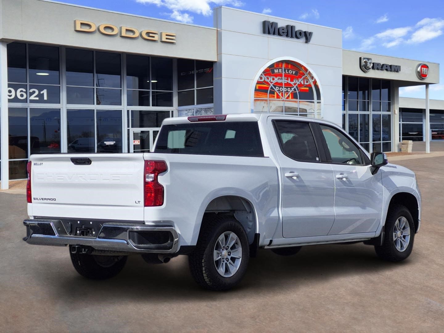 2025 Chevrolet Silverado 1500 - Image 3