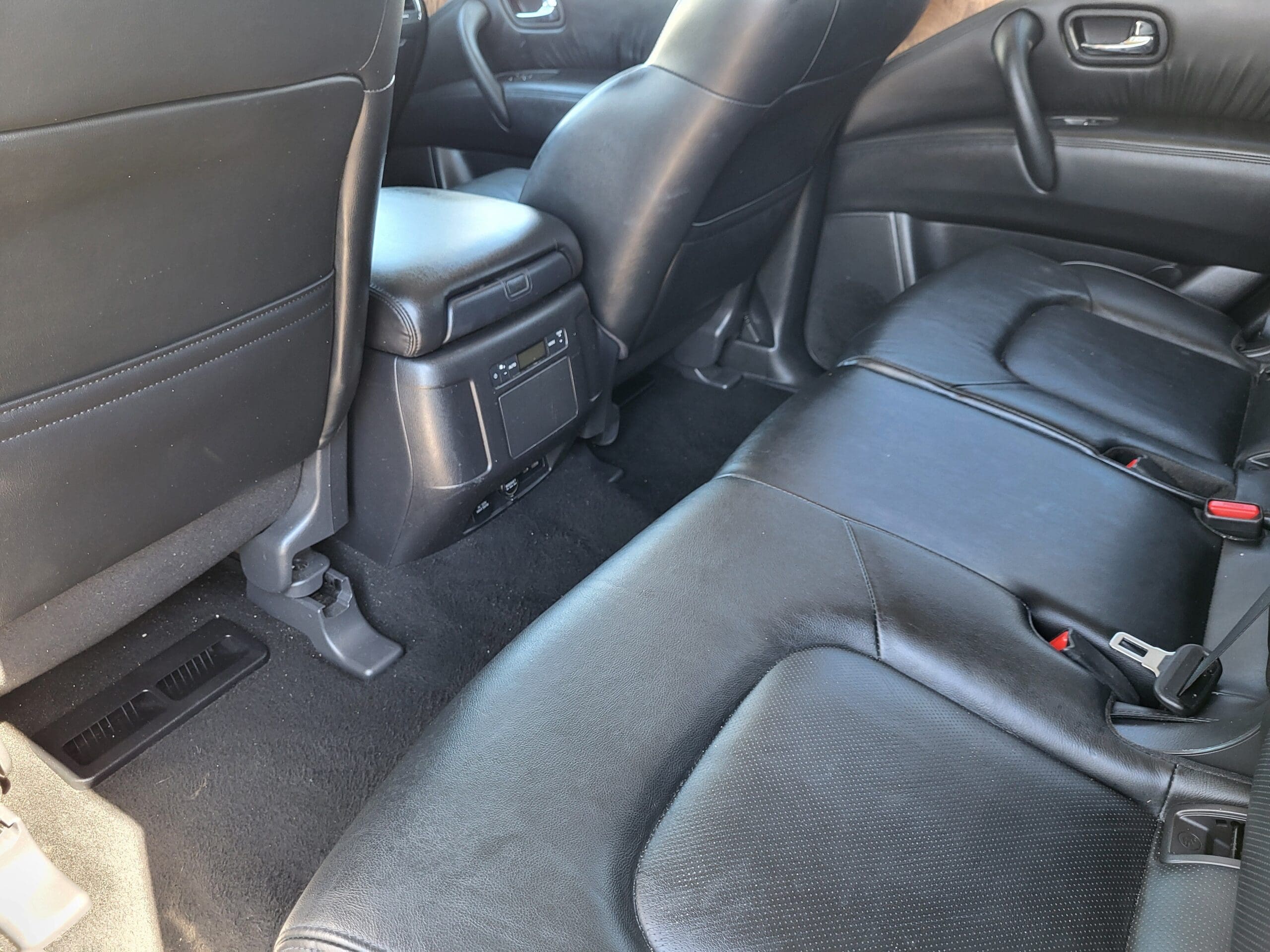 2022 Nissan Armada - Image 23
