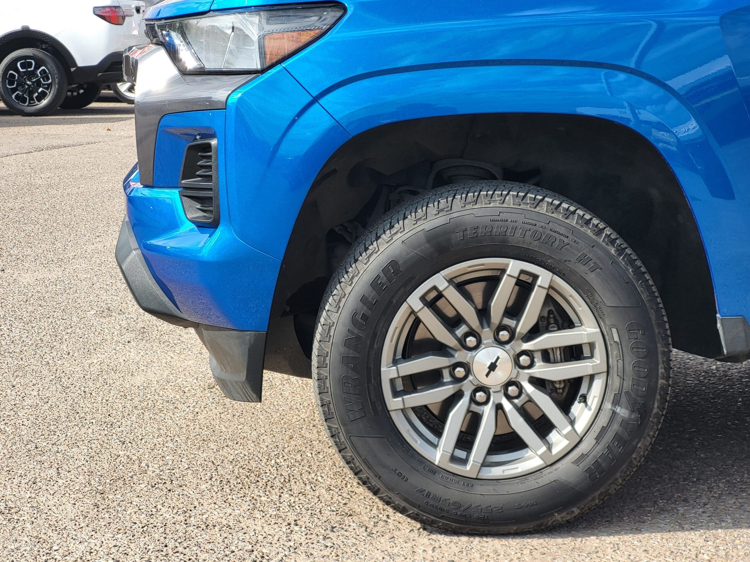 2023 Chevrolet Colorado - Image 7